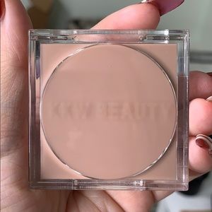 KKW Beauty Brightening Powder